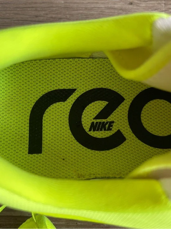 Nike Odyssey React Men Size 11.5. Excellent Cond. Yellow Neon Running Shoe - Picture 7 of 7